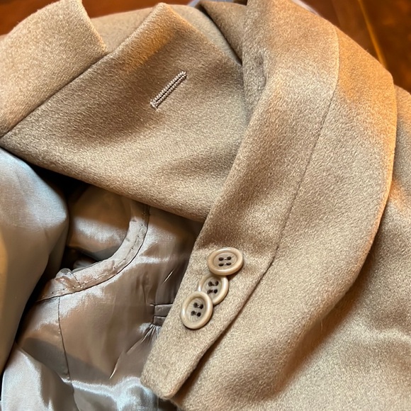 Neiman Marcus Luxury Armani Collezioni 100% Cashmere Oversized Blazer in Camel - Picture 10 of 14